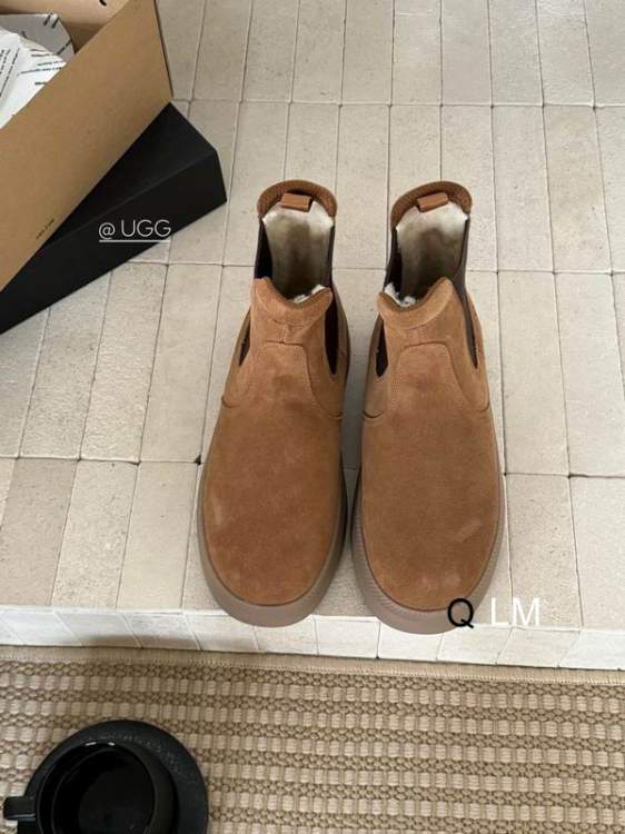 Picture of UGG Shoes _SKUUGGsz35-40ML102019780